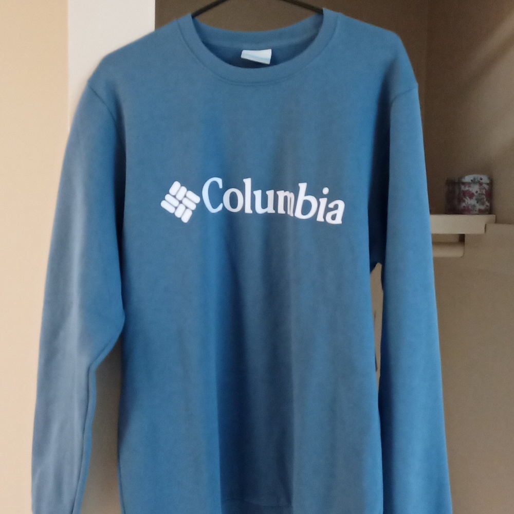 Blue Columbia crew neck sweatshirt